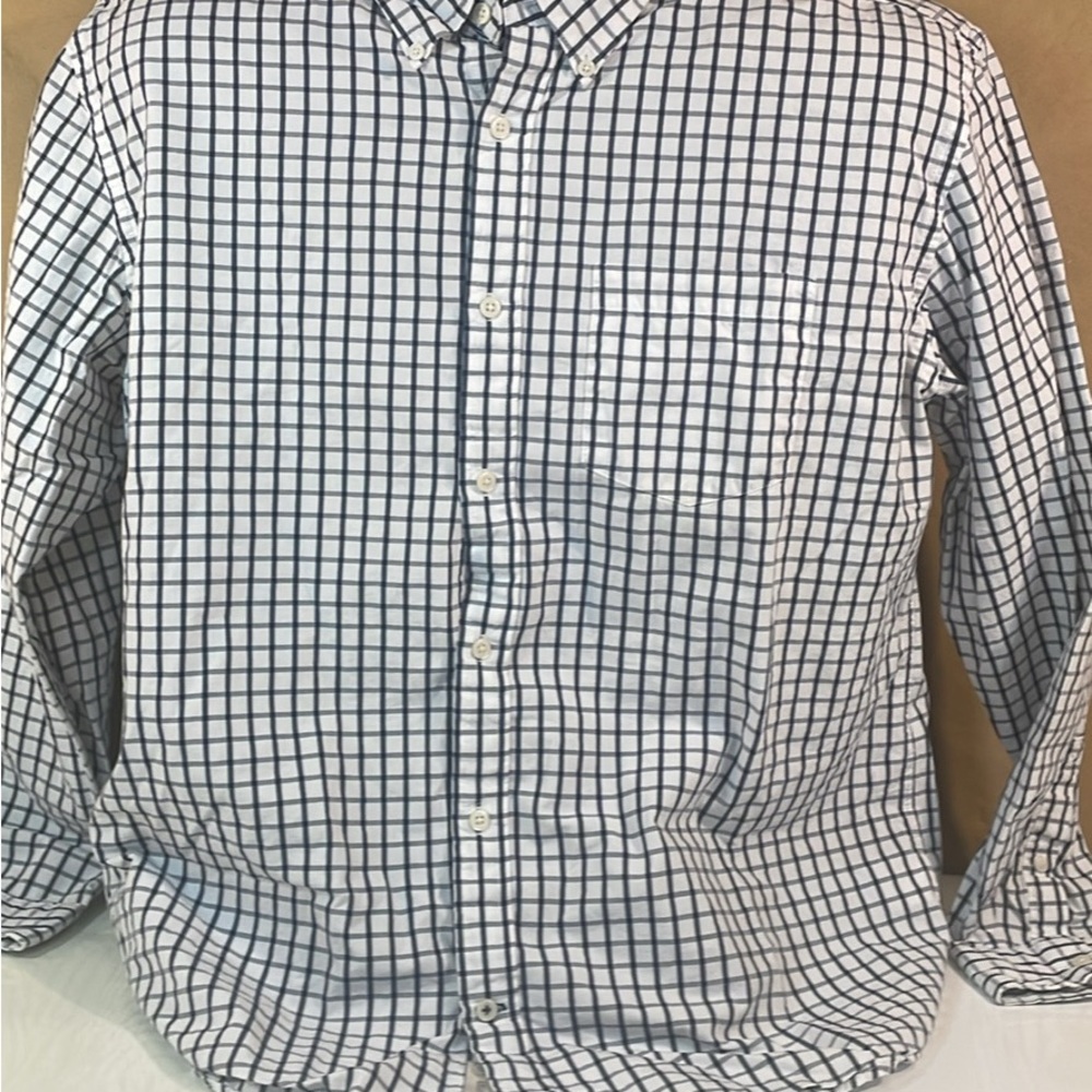 St. John’s Bay Men's Blue and White Checkered XL Long Sleeve Shirt